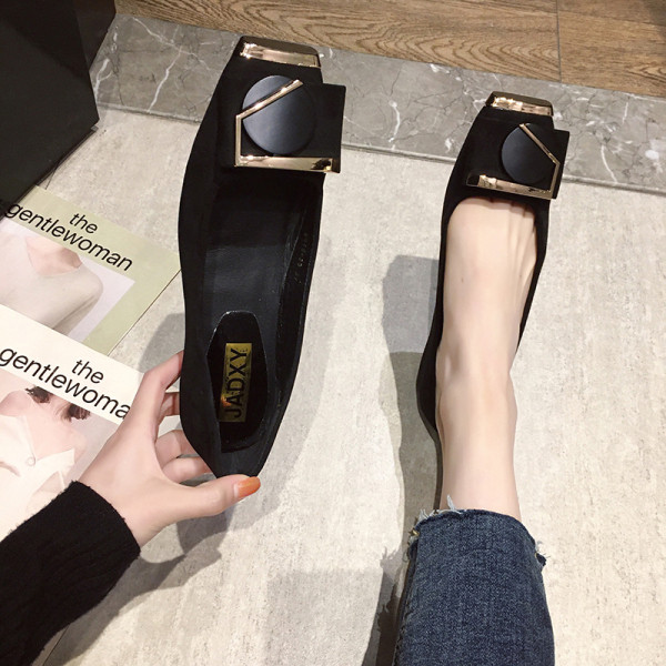 Naiste vabaajajalatsid lameda talla ja pandlaga