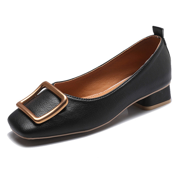 Sieviešu moderni apavi ar plakanu zoli un metāla sprādzi