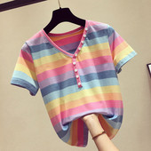 Dryžuoti moteriški marškinėliai su sagomis ir špicine iškirpte