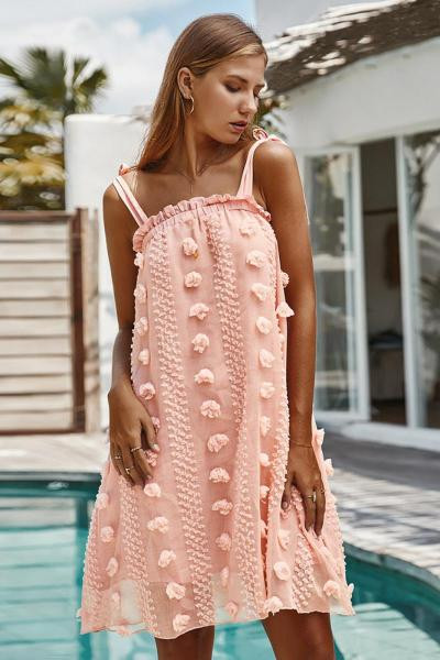 Naiste moodne õhukeste rihmadega väljalõikega kleit