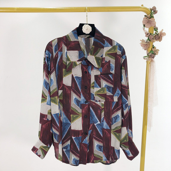 Ženska košulja sa šarenim desnim klasičnim modelom