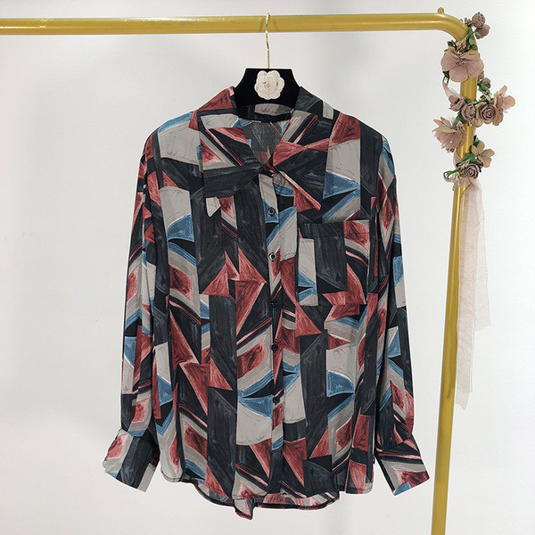 Ženska košulja sa šarenim desnim klasičnim modelom