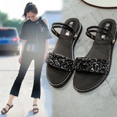 Ikdienas sieviešu sandales ar spīdīgām daļiņām un plakanu zoli