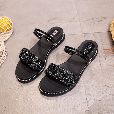 Ikdienas sieviešu sandales ar spīdīgām daļiņām un plakanu zoli