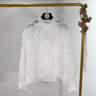 Női tavaszi csipkeblúz és félmagas gallér