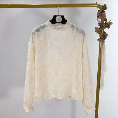 Női tavaszi csipkeblúz és félmagas gallér