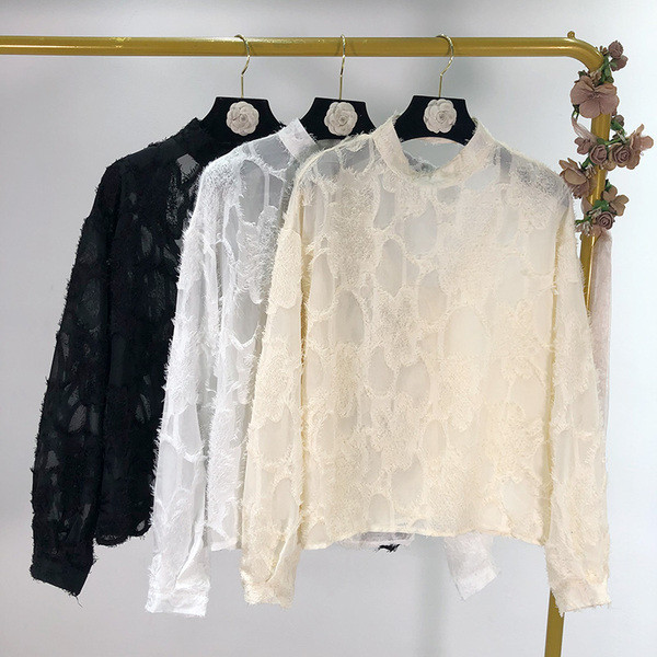 Női tavaszi csipkeblúz és félmagas gallér