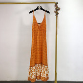 Jauna modeļa vasaras kleitas piegriezuma modelis piemērots pludmalei