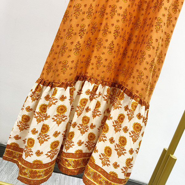 Jauna modeļa vasaras kleitas piegriezuma modelis piemērots pludmalei