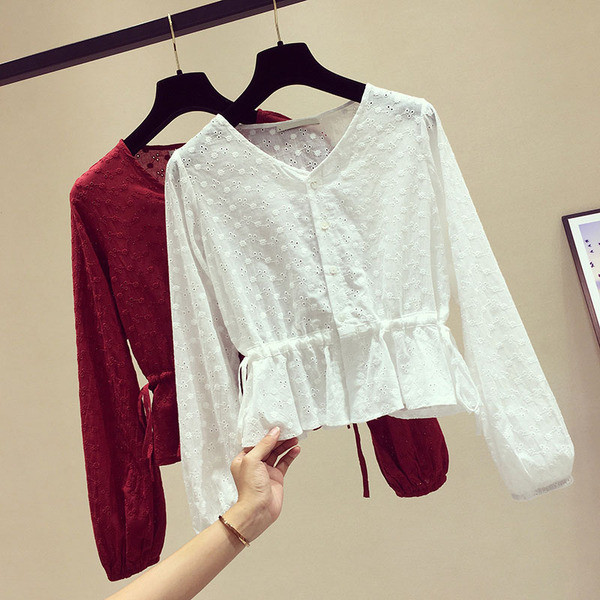 Modernūs moteriški marškiniai su ovalia iškirpte, sagomis ir juosmens raiščiais