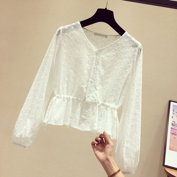 Modernūs moteriški marškiniai su ovalia iškirpte, sagomis ir juosmens raiščiais