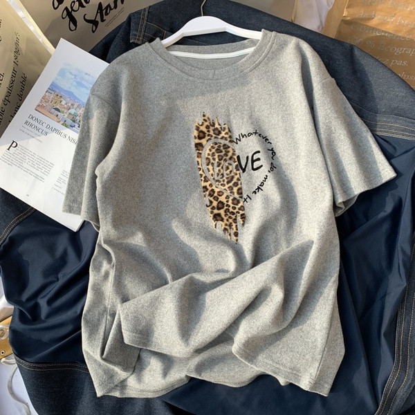 Ležerna ženska pamučna majica kratkih rukava s leopard printom