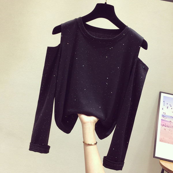 Ženska bluza golih ramena i ovalnog dekoltea