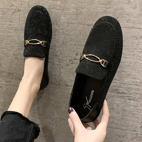 Moodsad naiste kingad kivide ja metallelemendiga