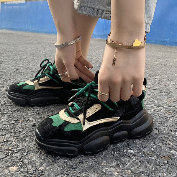 Sporta un ikdienas sieviešu kedas ar raupju zoli