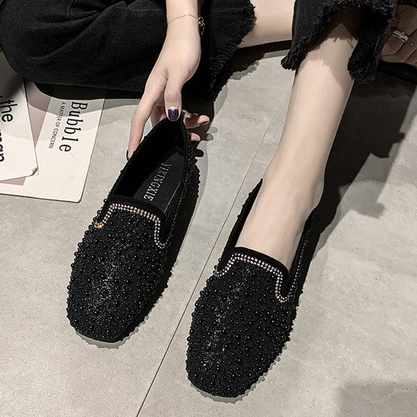 Női alkalmi cipő gyöngy elemmel, lapos talppal