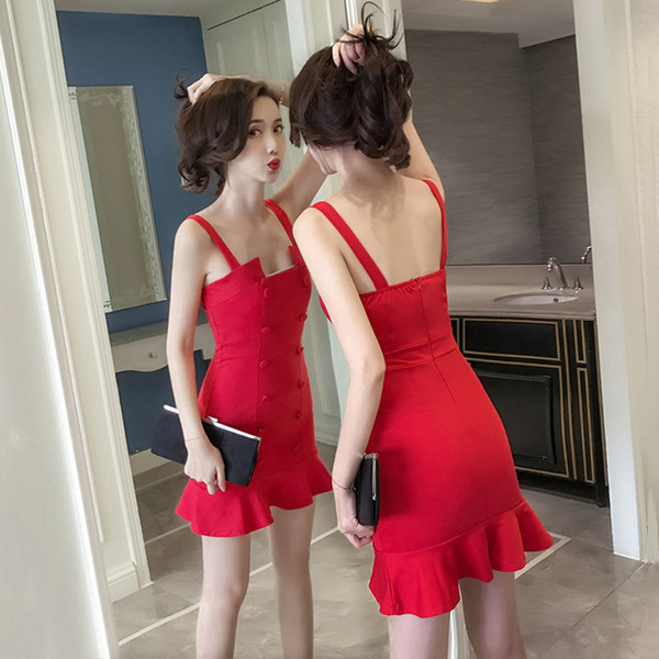 Sieviešu īsā kleita ar pogām un platām lencēm