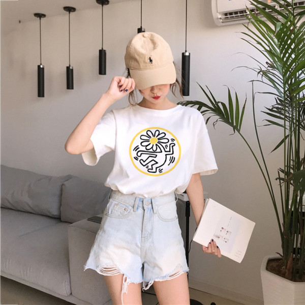 Tricou dama cu imprimeu, decolteu oval si maneci scurte