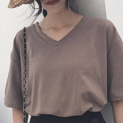 Ежедневна дамска тениска с къс ръкав и шпиц деколте