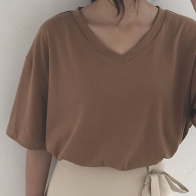 Ежедневна дамска тениска с къс ръкав и шпиц деколте