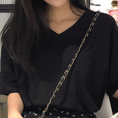 Ежедневна дамска тениска с къс ръкав и шпиц деколте