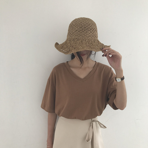 Ежедневна дамска тениска с къс ръкав и шпиц деколте