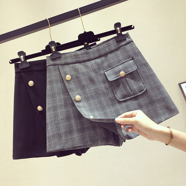 Modernus moteriškas languotas sijonas-kelnės su sagomis ir kišene