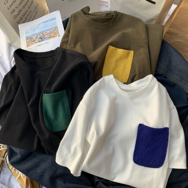 Sieviešu kokvilnas T-krekls ar īsām piedurknēm un krāsainu kabatu