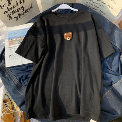 Modernus moteriškas platus marškinėlių modelis su siuvinėjimu meškos formos