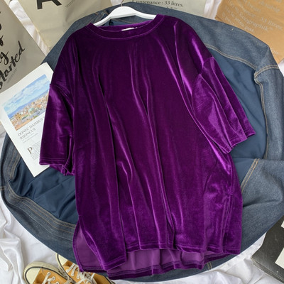 Laisvi moteriški marškinėliai iš aksominio paprasto modelio trumpomis rankovėmis