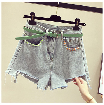 Naujo modelio moteriški šortai su dirželiu ir suplėšytais motyvais