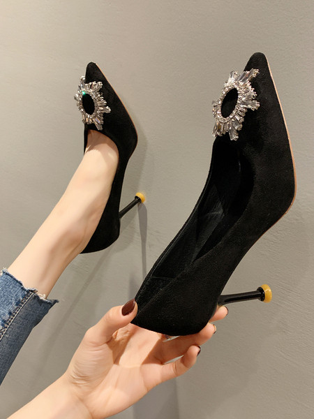 Modernūs moteriški batai su akmenukais ir plonais kulnais