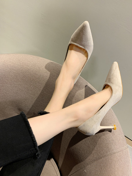 Pavasariniai moteriški batai plonu 8 cm kulnu - smailia