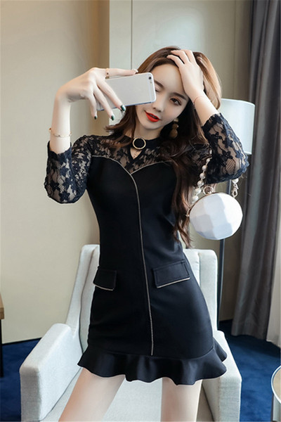 Dabartinė moteriška suknelė su nėriniais ir ilgomis rankovėmis