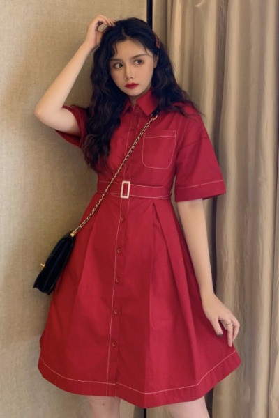 Moteriška laisvalaikio suknelė su dirželiu ir trumpomis rankovėmis - kirpimo modelis