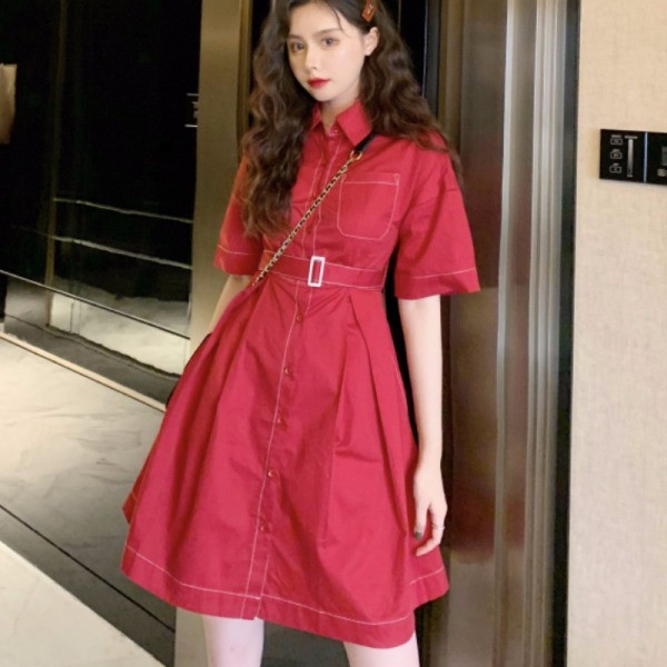 Moteriška laisvalaikio suknelė su dirželiu ir trumpomis rankovėmis - kirpimo modelis