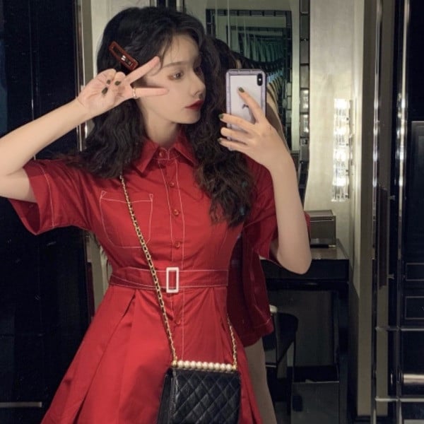 Moteriška laisvalaikio suknelė su dirželiu ir trumpomis rankovėmis - kirpimo modelis