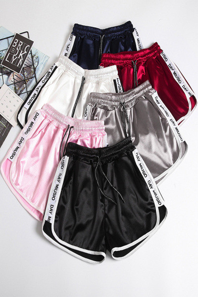 Ikdienas satīna šorti ar uzrakstiem un izmēriem līdz 5XL