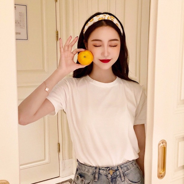 Moteriški laisvalaikio marškinėliai su ovalia iškirpte ir trumpomis rankovėmis