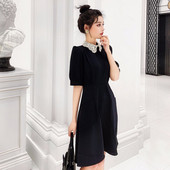 Стилна дамска рокля с джобове и дантелена яка