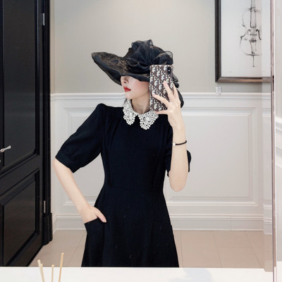 Стилна дамска рокля с джобове и дантелена яка