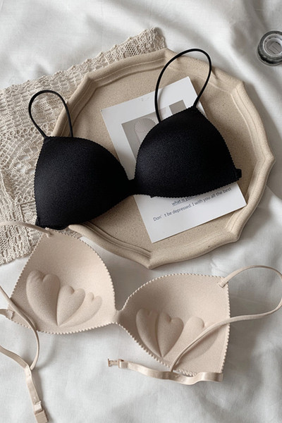 Stilingas moteriškas liemenėlės paprastas modelis su trikampio formos ir plonais petnešėlėmis