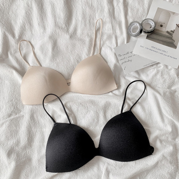 Stilingas moteriškas liemenėlės paprastas modelis su trikampio formos ir plonais petnešėlėmis