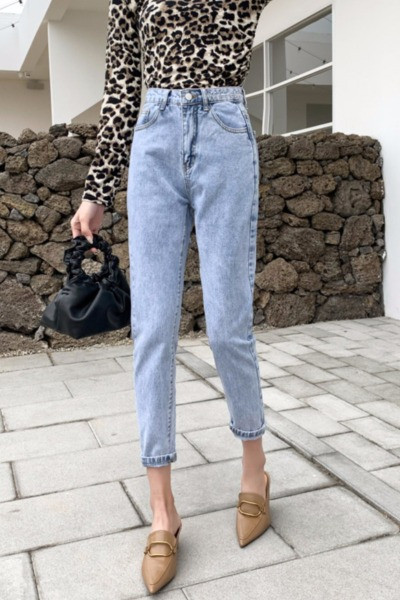 Moteriški laisvalaikio džinsai aukštu juosmeniu ir kišenėmis