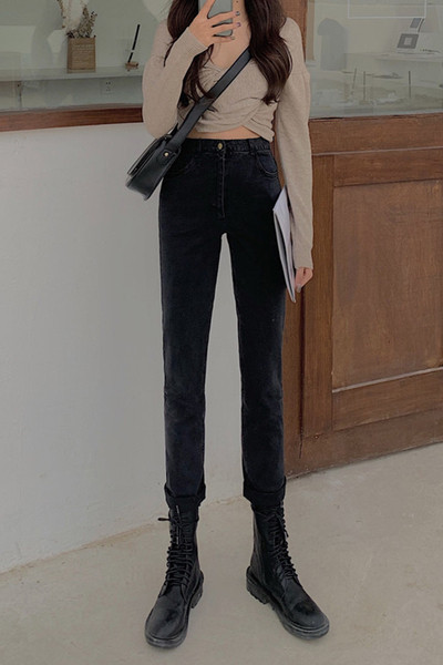 Švarūs moteriški džinsai aukštu juosmeniu