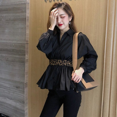 Moteriški marškiniai su klasikine apykakle ir diržu su leopardo raštu