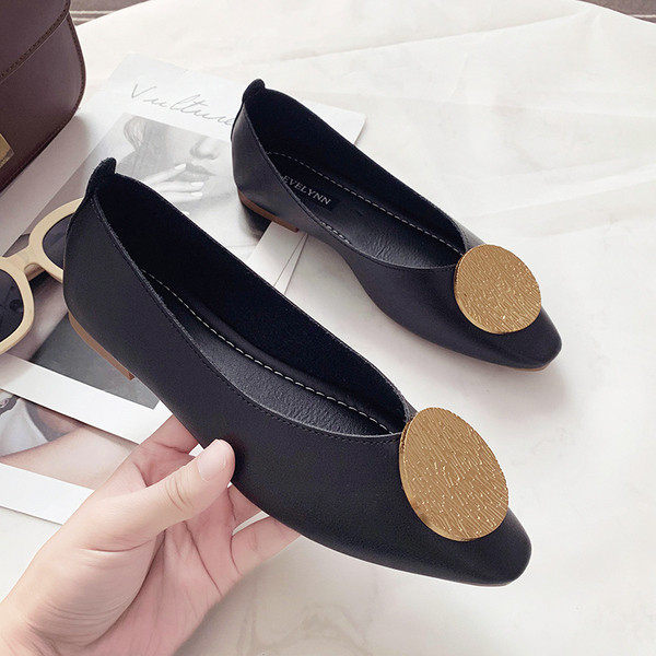 Moteriški laisvalaikio odiniai batai lygiais padais ir metaline sagtimi