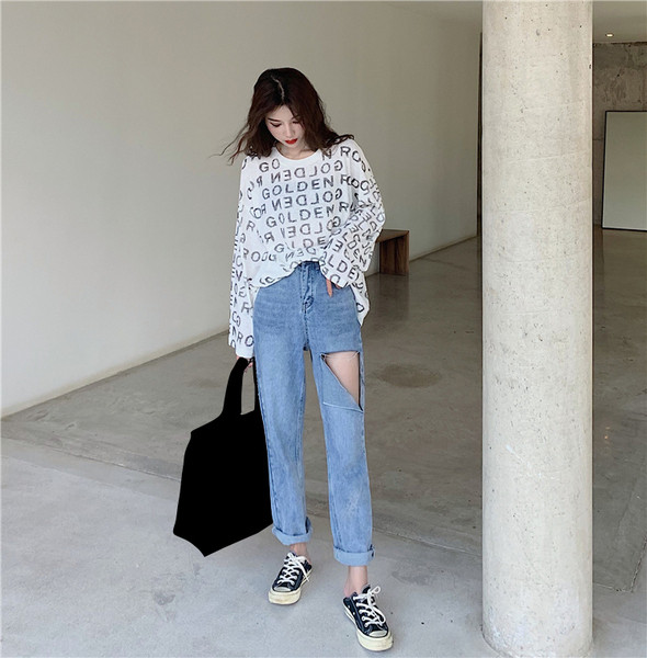 Laisvalaikio moteriškų džinsų tiesus modelis su plėšytais motyvais ir aukštu juosmeniu