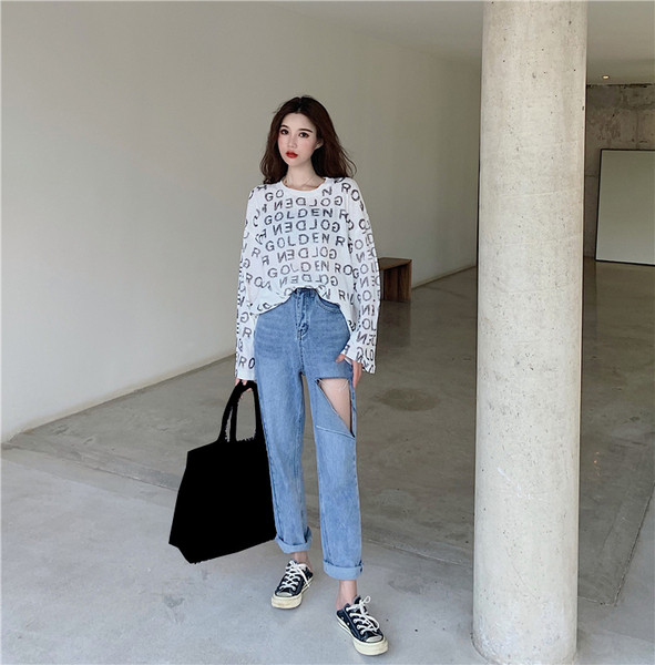 Laisvalaikio moteriškų džinsų tiesus modelis su plėšytais motyvais ir aukštu juosmeniu