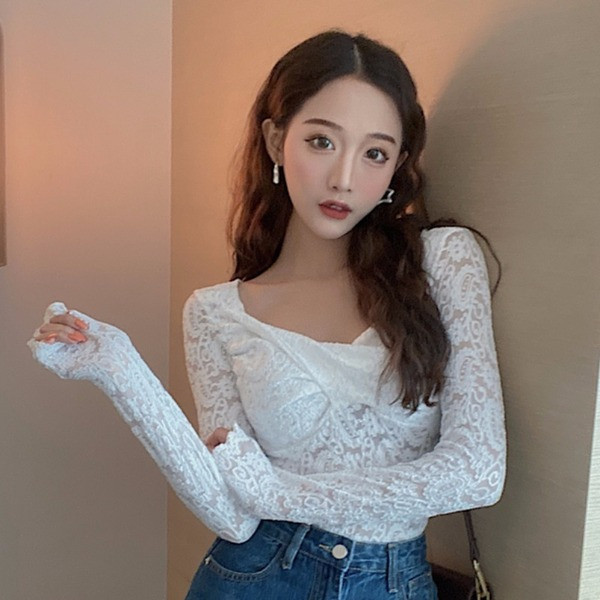 Moteriška laisvalaikio palaidinė nėriniuotomis rankovėmis ir špico iškirpte